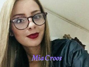 Mia_Croos