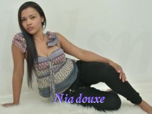 Nia_douxe