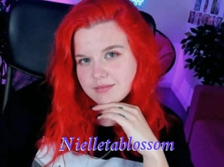 Nielletablossom