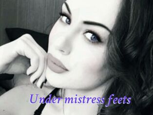 Under_mistress_feets